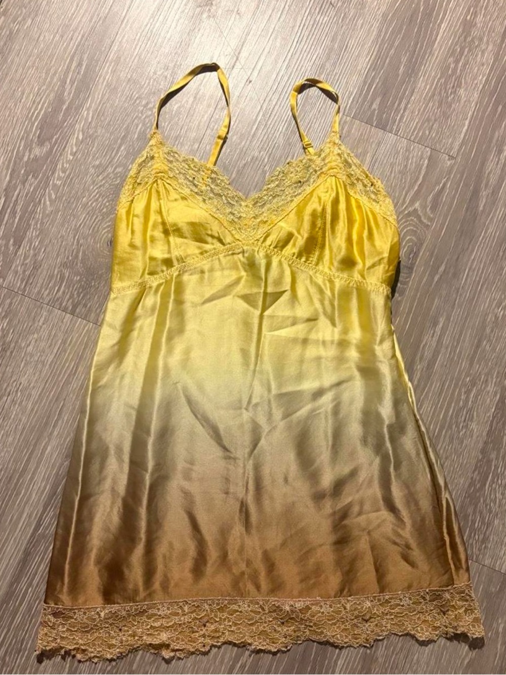 Vintage Moda International ombré 100% Silk Yellow Lace Trim Satin Chemise Slip